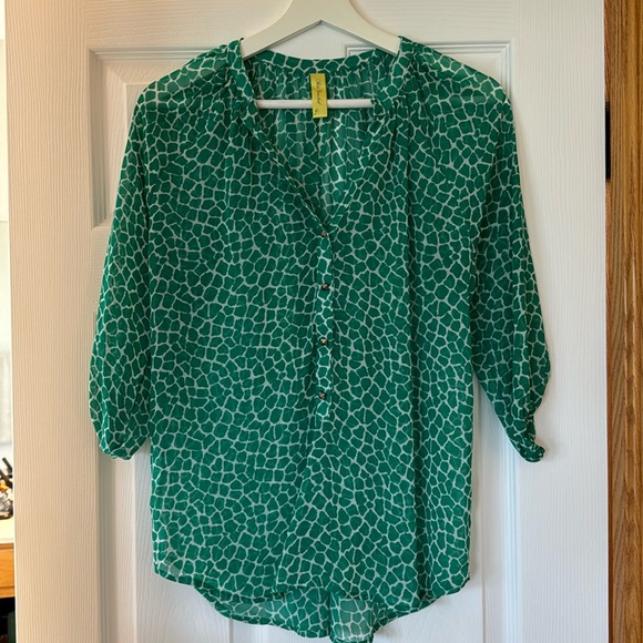 Bee Stitched (bought at Francesca’s) small polyester blouse - Picture 1 of 3